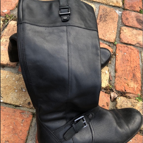 Boots - Picture 4 of 8